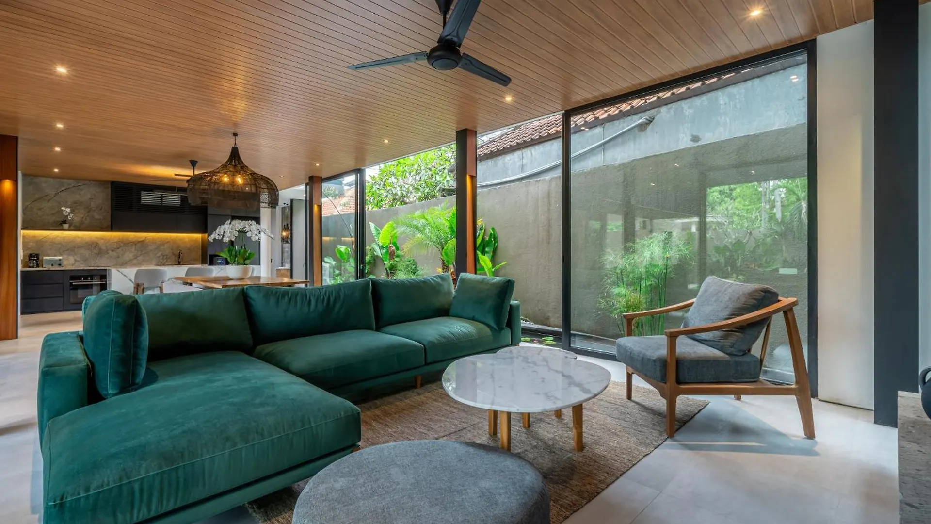 The Continental Modern Luxury 4 Bedroom Villa In Seminyak Central