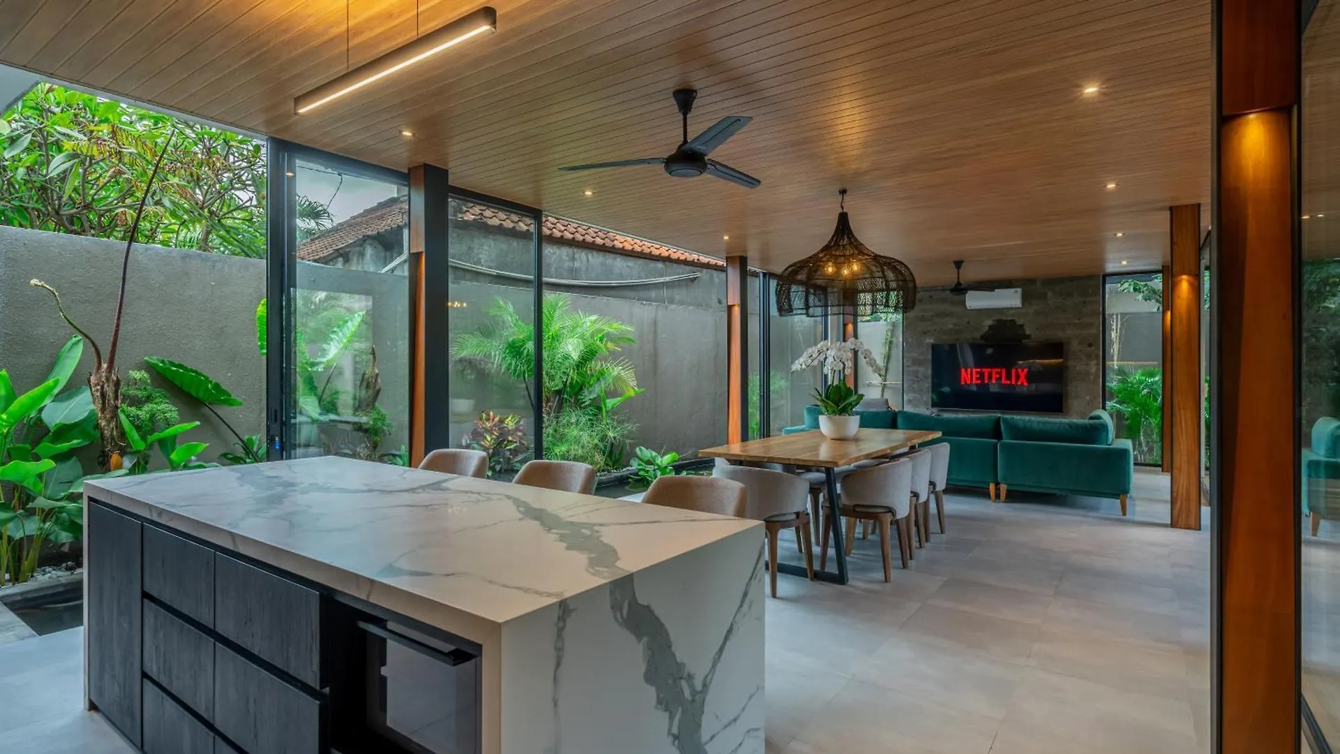 The Continental Modern Luxury 4 Bedroom Villa In Seminyak Central Семиньяк