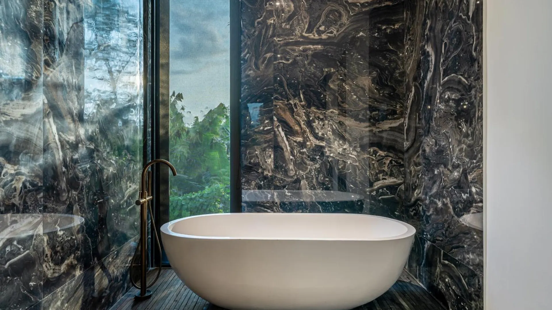 The Continental Modern Luxury 4 Bedroom Villa In Seminyak Central