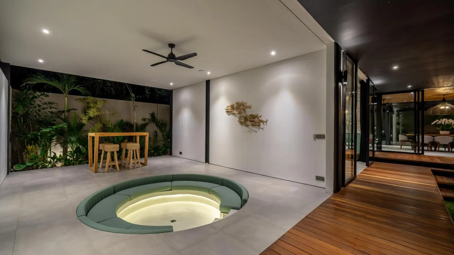 The Continental Modern Luxury 4 Bedroom Villa In Seminyak Central