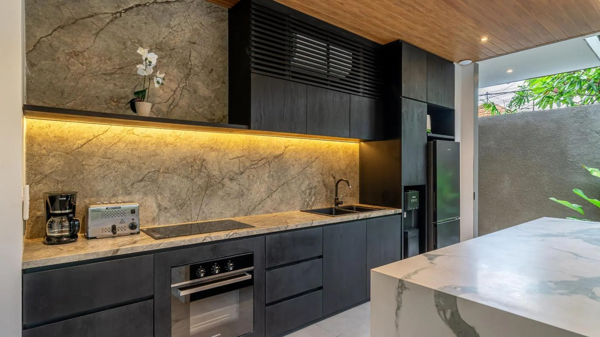 The Continental Modern Luxury 4 Bedroom Villa In Seminyak Central Индонезия